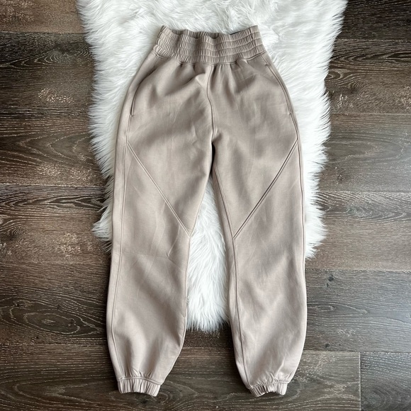 NWT! Abercrombie Fitch YPB Neoknit Jogger Sweatpants XXS Short Beige Tan - Picture 4 of 10